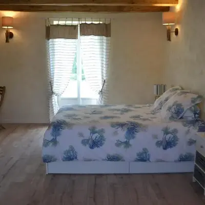 Escale à Villeperdue chambre Hellulaug