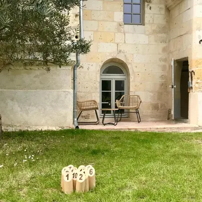 Jardin de l'établissement Logis Escale - grand gîte, piscine