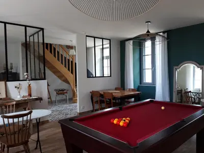 Billard dans l'établissement Maison Chemin, chambres d'hôtes à Amboise