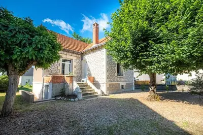 Jardin de l'établissement Maison de la Gaîté - Proche gare - Jardin