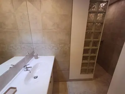 Salle de bains dans l'établissement Sur La Route Des Châteaux