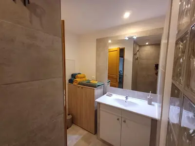 Salle de bains dans l'établissement Sur La Route Des Châteaux