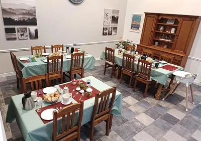 Restaurant ou autre lieu de restauration dans l'établissement Sur La Route Des Châteaux