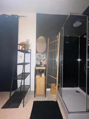 Salle de bains dans l'établissement Chez Aurélie & Sacha