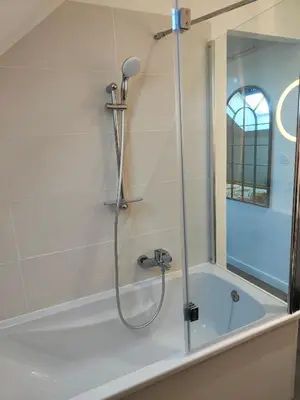 Salle de bains dans l'établissement Gîte Les Piraudières