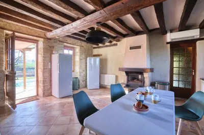 Cuisine ou kitchenette dans l'établissement Crazy Villa Noé Michel 72 - Heated pool - Basket - 2h Paris - 30p
