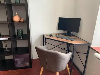 Télévision ou salle de divertissement dans l'établissement La Parencelle, proche Boulerie Jump, PEC, Circuit
