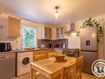 Cuisine ou kitchenette dans l'établissement Gîte accueillant avec piscine chauffée à partager, près d'Angers, idéal pour vacances en nature - FR-1-622-44