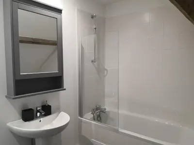 Salle de bains dans l'établissement Le Pressoir-Gîte 2-4 personnes