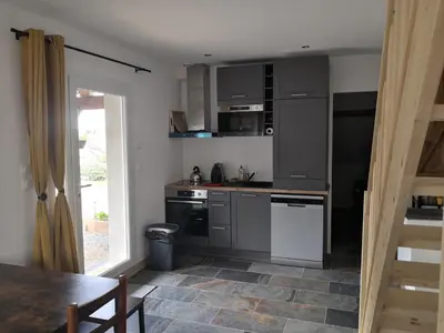 Cuisine ou kitchenette dans l'établissement Le Pressoir-Gîte 2-4 personnes