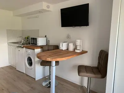 Cuisine ou kitchenette dans l'établissement Studio calme, la campagne a 5 minutes de la ville