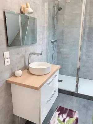 Salle de bains dans l'établissement Au Ginkgo