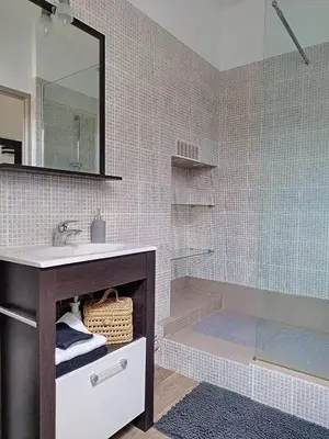 Salle de bains dans l'établissement Au Ginkgo