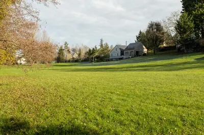 Jardin de l'établissement Gîtes du Moulin à Tan à Saché 37