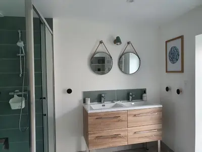 Salle de bains dans l'établissement Gîte Abbey Road 41 - Passez vos vacances en toute tranquillité !