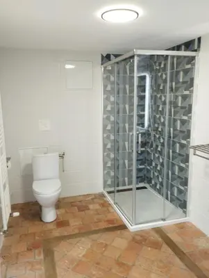 Salle de bains dans l'établissement Chambres d'hôtes La Tour de Bellevue