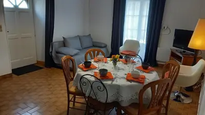 Coin salon dans l'établissement Gite Montreuillais 3 personnes au rez-de-chaussée