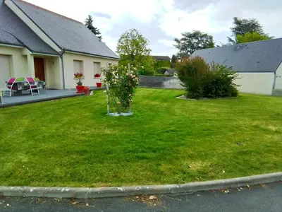 Jardin de l'établissement Au détour des Orchidées
