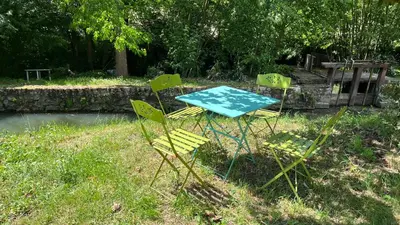 Jardin de l'établissement Gîte du moulin de Vandon