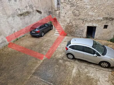 Plan de l'établissement Le Saint Jean et son parking privée