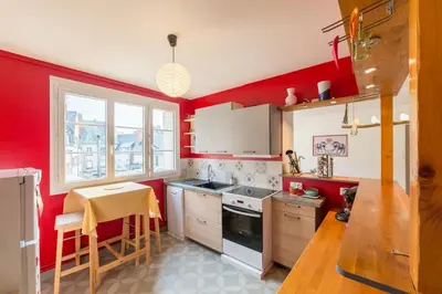 Cuisine ou kitchenette dans l'établissement L'Averia - Appartement spacieux en hypercentre