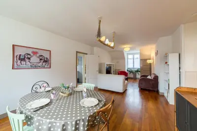 Coin salon dans l'établissement L'Averia - Appartement spacieux en hypercentre