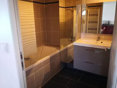 Salle de bains dans l'établissement L'écurie à proximité de Tours