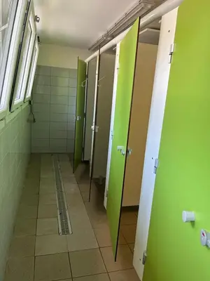 Salle de bains dans l'établissement Camping Onlycamp La Gâtine