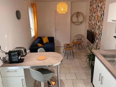 Cuisine ou kitchenette dans l'établissement YellowHouse - CosyHouseByJanna