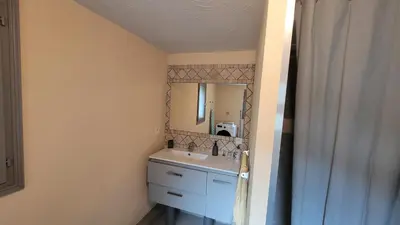 Salle de bains dans l'établissement Votre maison en Touraine