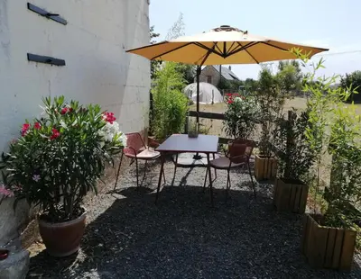 Jardin de l'établissement Bel appt 3 pièces, à l'étage, jardin privatif, au calme, 10 mn Saumur et CNPE