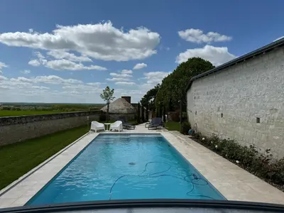 Piscine de l'établissement Le Lodge de Richard, studio indépendant ou située à proximité