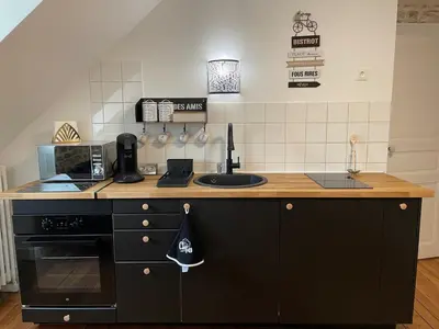 Cuisine ou kitchenette dans l'établissement Le Char'Mans, cocon suréquipé en centre ville