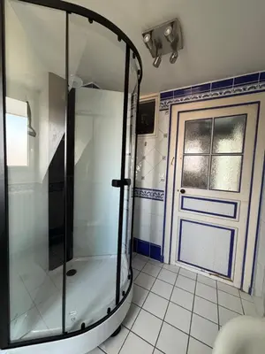 Salle de bains dans l'établissement Le Char'Mans, cocon suréquipé en centre ville