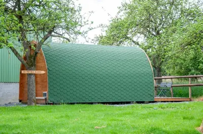 Jardin de l'établissement Au pré des Alizés - insolite à la ferme des Alizés