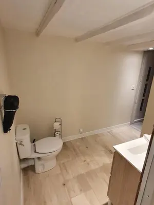 Salle de bains dans l'établissement Hébergement cosy avec parking et entrée autonome