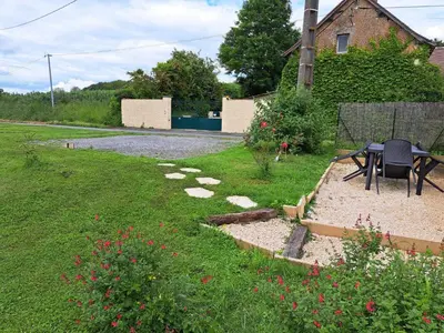 Jardin de l'établissement Hébergement cosy avec parking et entrée autonome