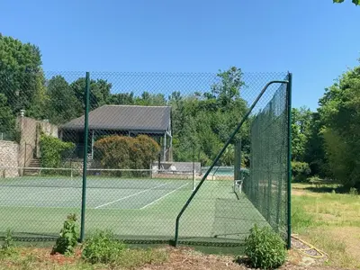 Tennis ou squash au sein de la maison d'hôtes ou à proximité