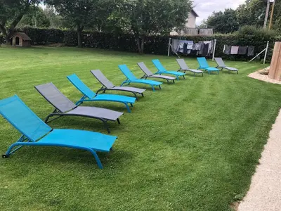 Jardin de l'établissement Logement @ 10 personnes avec piscine intérieure 31 degrés zoo de la FLECHE 24 h du Mans