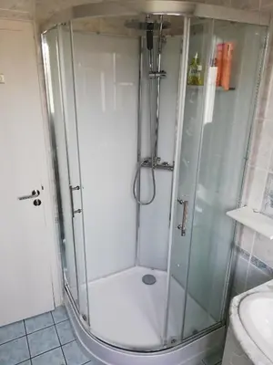 Salle de bains dans l'établissement PROCHE CIRCUIT 24 HEURES