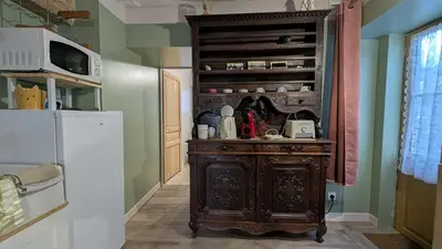 Cuisine ou kitchenette dans l'établissement Le Cottage et la Tiny des Cartes - 2 maisons