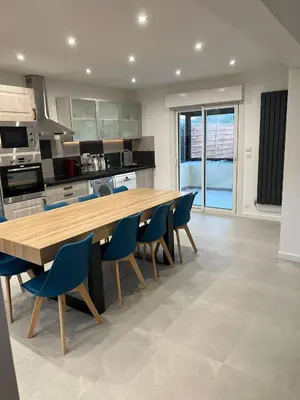 Cuisine ou kitchenette dans l'établissement Maison Rénovée Aux Portes Du Circuit Des 24h