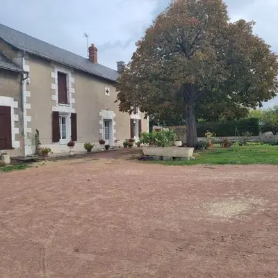 Jardin de l'établissement Ancienne ferme rénovée