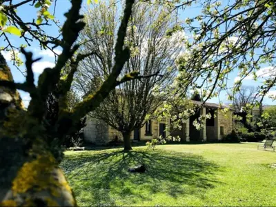 Jardin de l'établissement Gîte AU BOOM COEUR forfait Spa, Dîner & Petit-déjeuner inclus