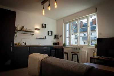 Cuisine ou kitchenette dans l'établissement Bonuit