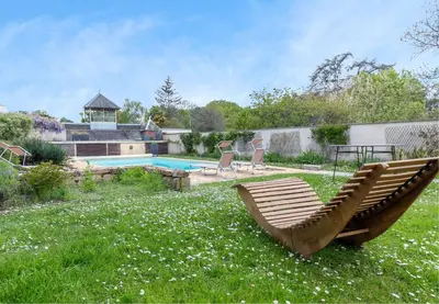 Piscine de l'établissement Le Cottage de Chitenay ou située à proximité