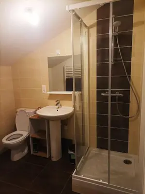 Salle de bains dans l'établissement Studio en pleine campagne avec jardin privatif