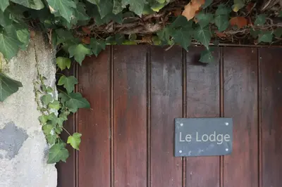 Certificat, récompense, panneau ou autre document affiché dans l'établissement Maison Le Lodge- Centre Doué la Fontaine proche zoo