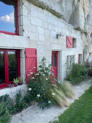 Jardin de l'établissement Gite des Perreyeurs - maison troglodyte avec vue sur Loire