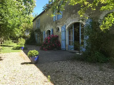 Jardin de l'établissement Large family house for young and old in great calm in South Touraine